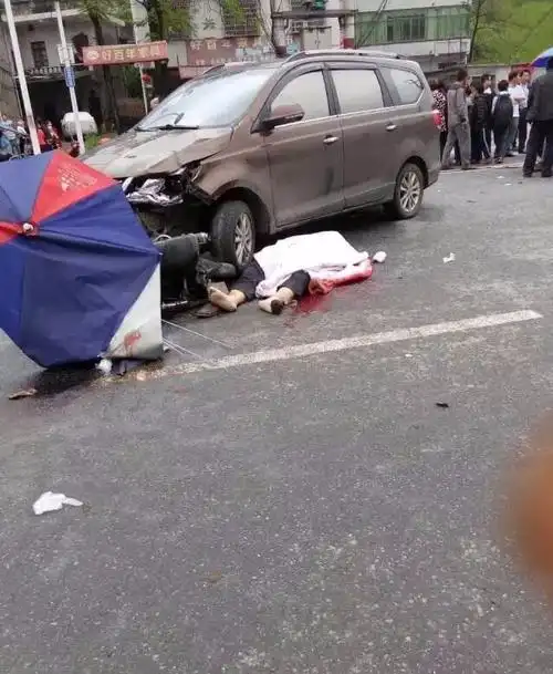 两起摩托车死亡事故!两个娄底人再看不到明天的太阳!现场惨烈!