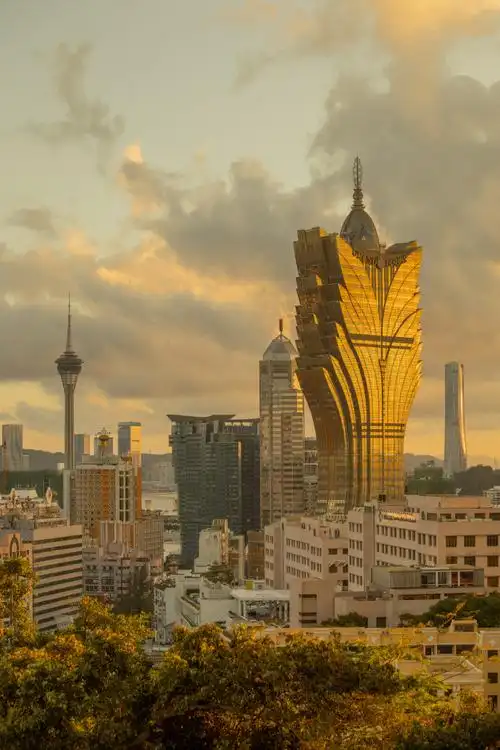 决定解锁澳门地标建筑澳门新葡京酒店的全部机位,也就是说围绕着