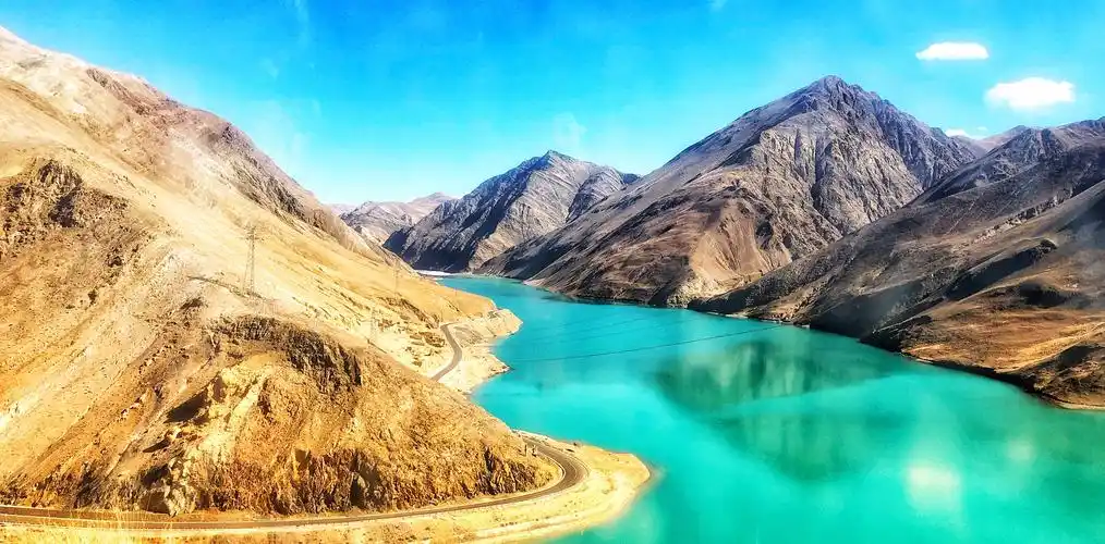 向往西藏 -乃钦康桑峰～羊卓雍湖(手机,苹果8拍摄)