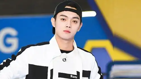 黑马许凯撕名牌连撕李晨宋雨绮时 间:2019-06-01上传者:奔跑吧官方号