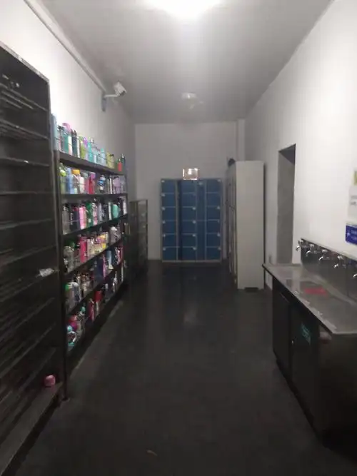 茶水间水杯摆放整齐巡逻无异常