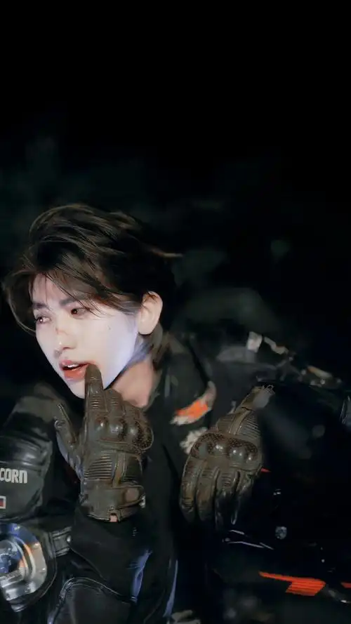 #蔡徐坤杂志##蔡徐坤port开季封面#