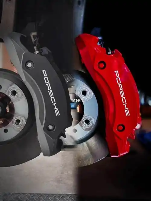 墨尔本新款保时捷卡宴卡钳烤漆