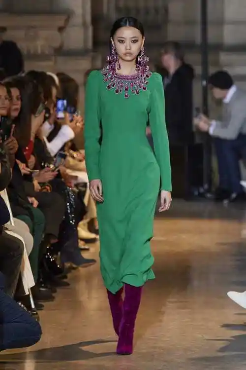 三:紫色搭配绿色