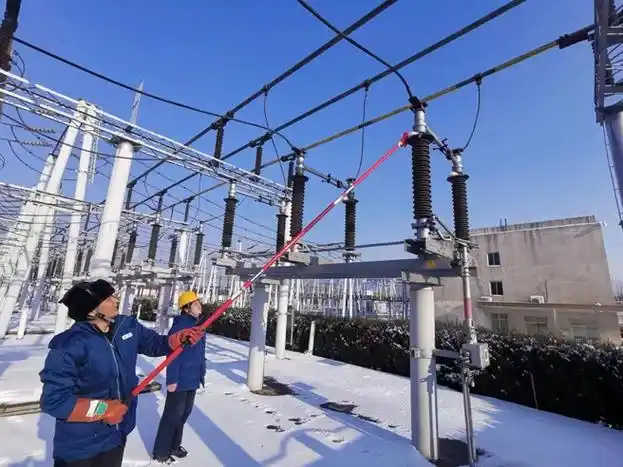 国网山东电力公司迎寒而上保供电