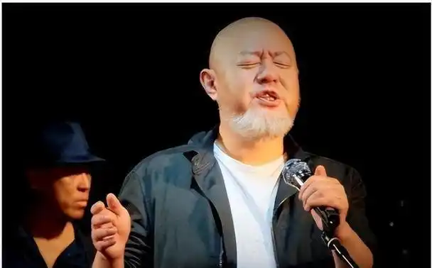 让人更没想到的是,仲小萍跟火风现在的妻子姜华关系特别好,她们老是一