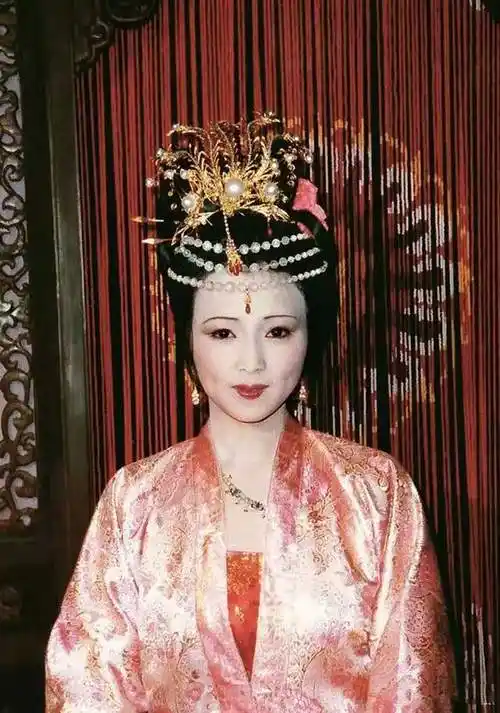 红楼梦秦可卿突然去世真的是因为和贾珍的关系泄露吗