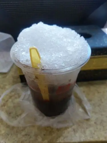 现在刨冰要十块钱一客了,记得小时候只要一块多点.