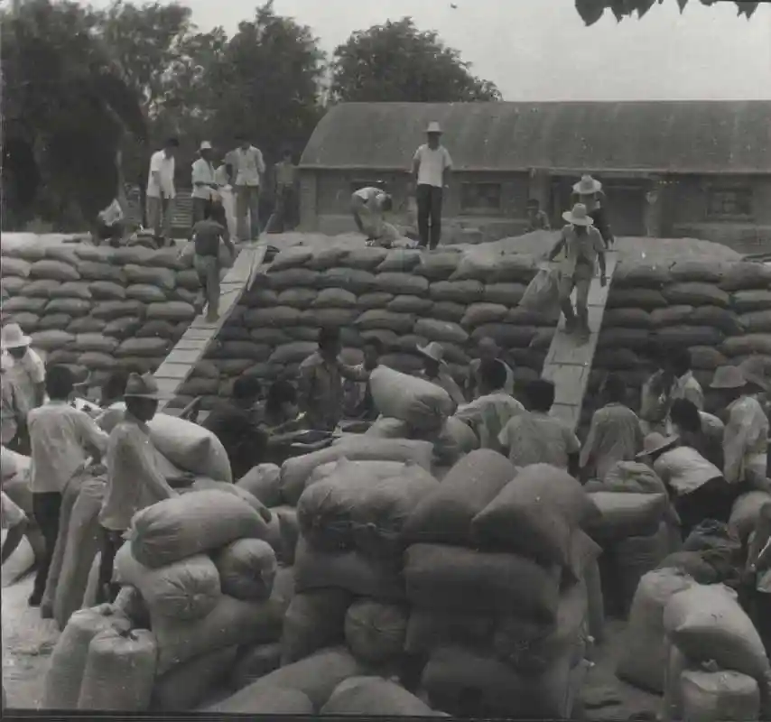 1999年八月份,在江西丰城有一位周姓农民,他鉴于当时农民生活艰辛