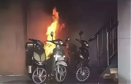深思电瓶车在电梯内起火,是侥幸还是无辜?