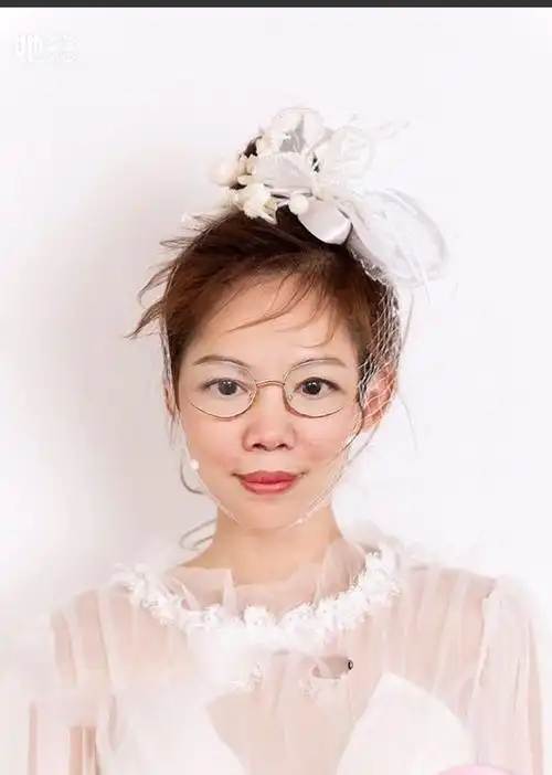 你看看下面多姿多彩的女人像我吗?