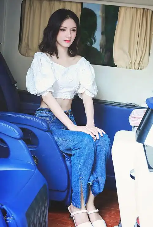 不愧是王思聪前女友张予曦身材姣好颜值高这马甲线我酸了