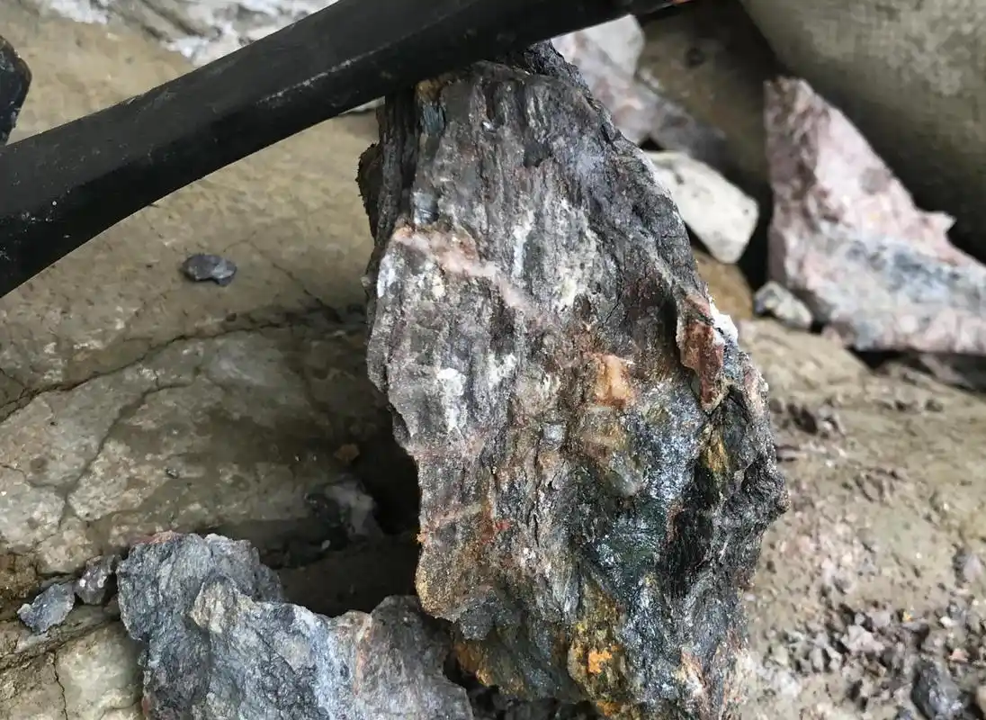 云南省西盟县某锑矿考察