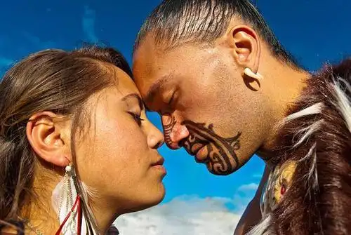 说到新西兰的毛利族,除了他们美味的"窑烤"大餐外,很多人对于毛利人