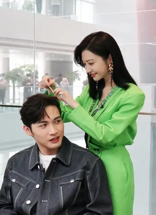 放肆藤你太甜了张彬彬景甜戏外也很甜同框看着太养眼