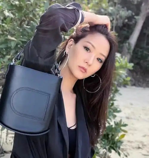 台湾第一名媛孙芸芸庆生42岁与女儿同框似姐妹富豪老公罕露面