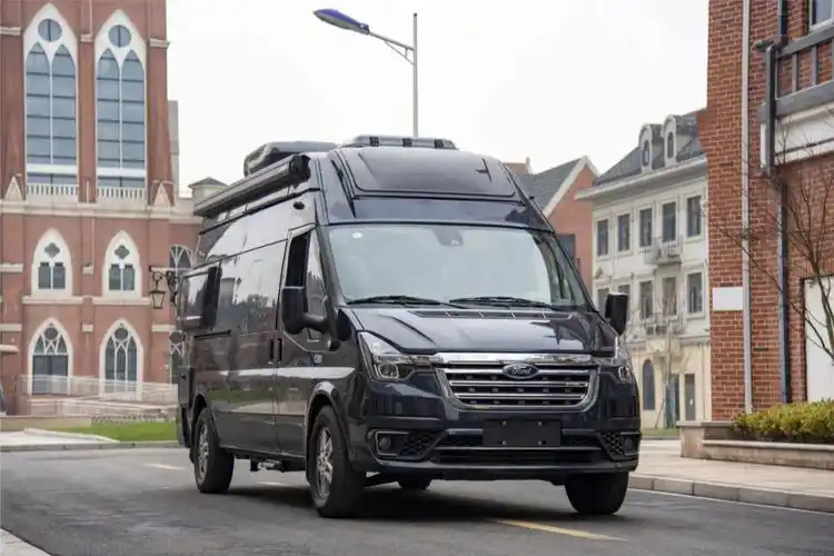 瑞弗启届r700福特房车