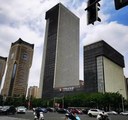 【12图】国兴大道 海南大厦 236平精装空房,海口美兰国兴海南大厦写字