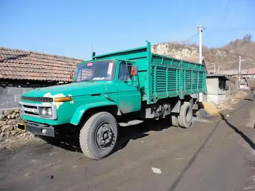 解放拉煤王自卸