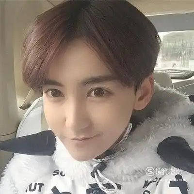 韩式男生中分发型