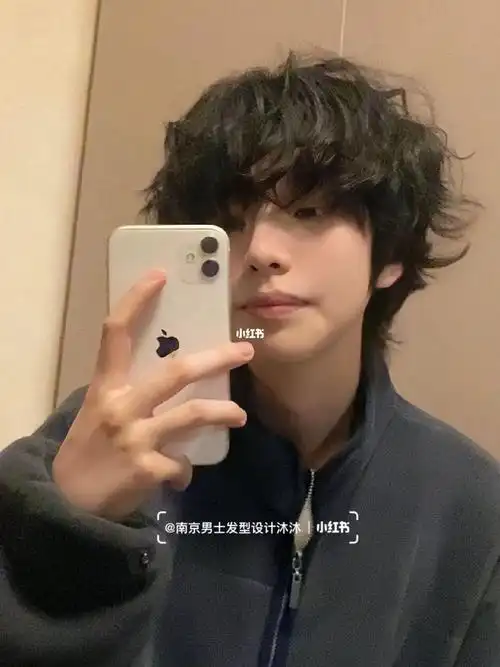 氛围感男孩必备发型慵懒羊毛卷
