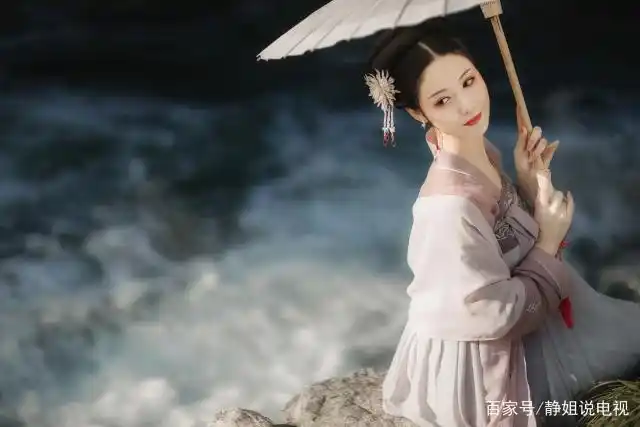 回眸一笑百媚生