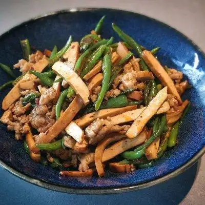 蘑古力小炒香干的懒人做法一样美味