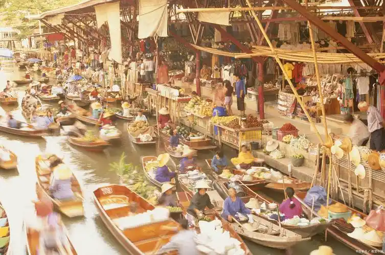 泰国芭堤雅四方水上市场发生严重火灾_旅游_游客_应急