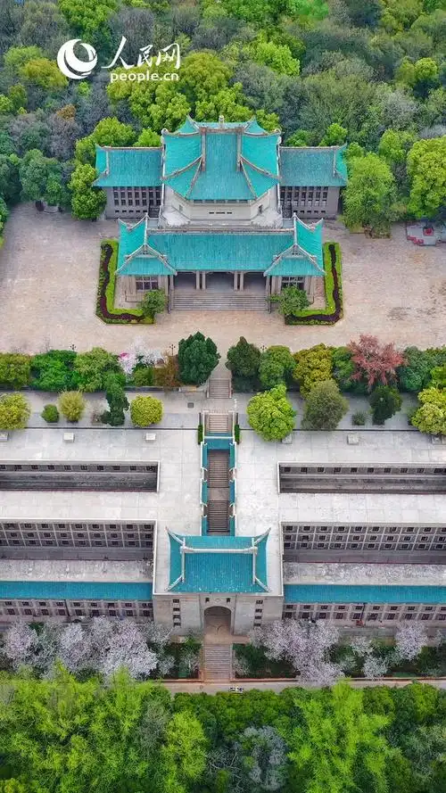 3月21日,武汉大学图书馆.付锐/ 航拍