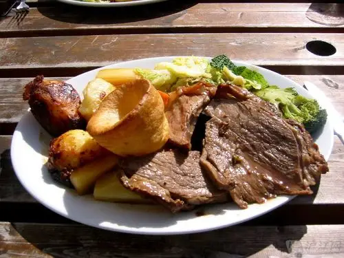 sunday roast & yorkshire pudding