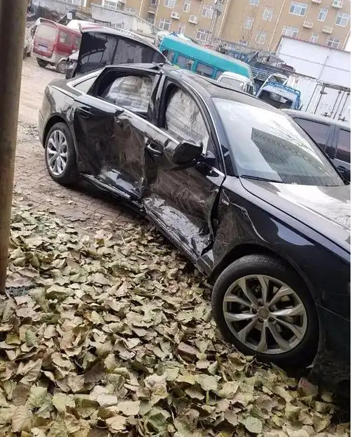 奥迪a6l提车一周因一时疏忽惨遭报废幸亏a6l够硬才保住性命