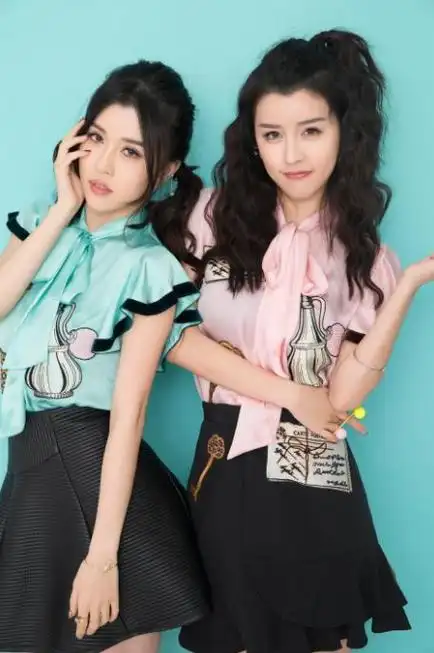 梦幻联动!by2晒与angelababy林俊杰演唱会合照,两人互动好幽默