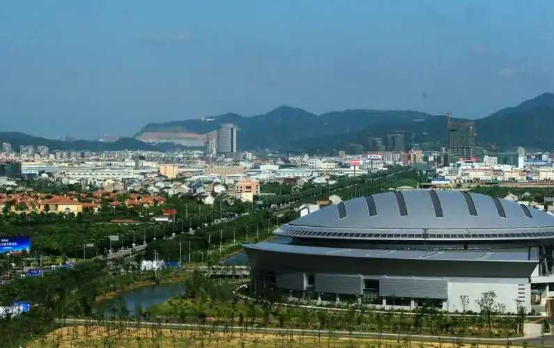 俯瞰浙江省舟山市新城景.