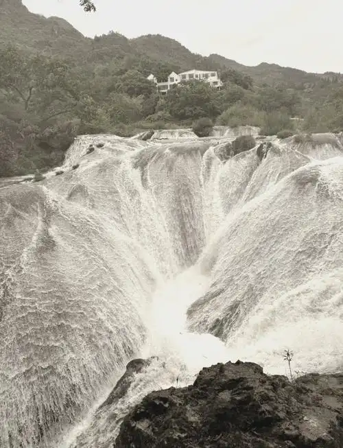 💦黄果树银链坠潭瀑布壮观实拍📸