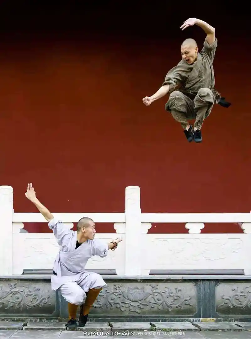 闪耀在中国武术界的新星——媒体人画家管敬革采写少林禅武堂总教练管