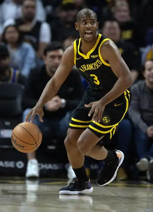 1977-78赛季以来 保罗赛季前15场115 助&失误不多于18次 历史首人_腾