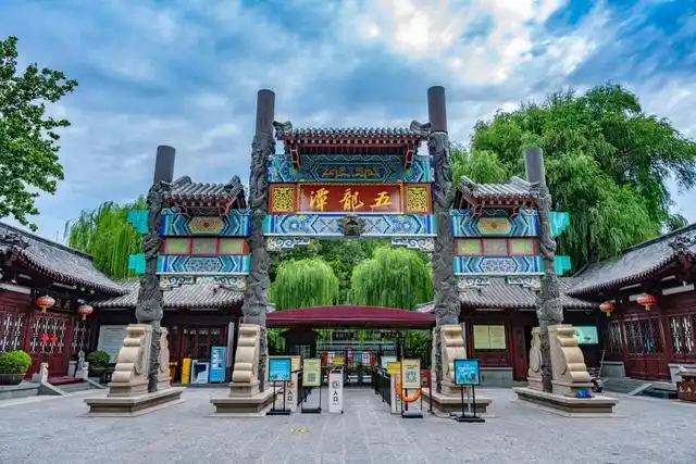 泉城胜赏 龙潭观鱼,秋日的济南五龙潭,简直美得不像话!