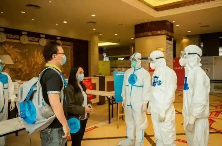 广东番禺一名入境隔离酒店工作人员例行核酸检测阳性通报称