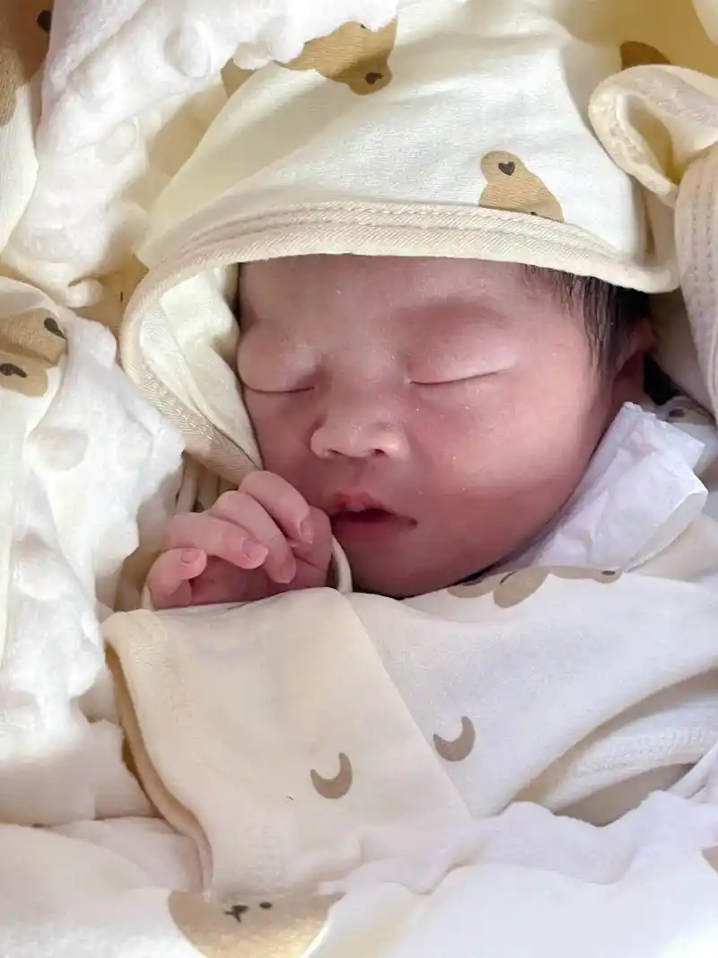 报喜了7815报喜了7815我家刚刚出生的小宝宝 #迎接新生儿