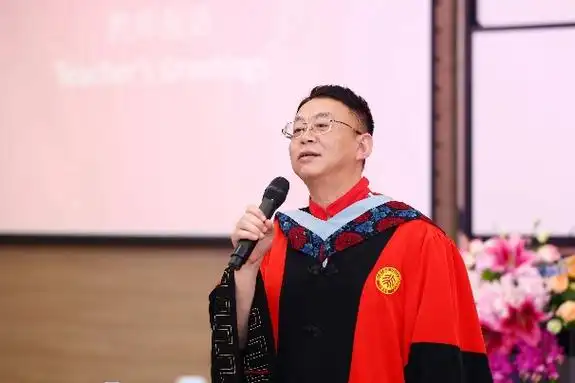 北京大学城市规划与设计学院2024届研究生毕业典礼顺利举办!