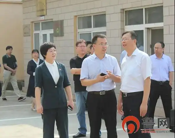 青岛即墨区委副书记王宝善一行到龙山街道实地观摩社会治理工作