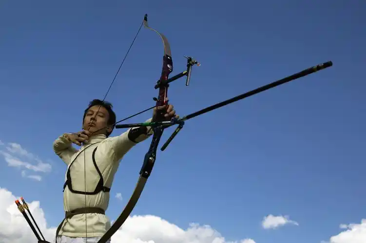 射箭运动员摄影图片