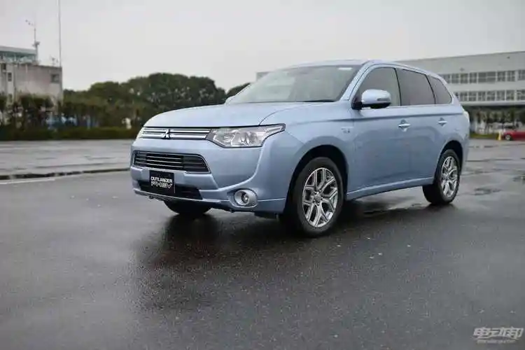 【欧蓝德phev(进口)】热门三菱欧蓝德phev(进口)报价_图片_参数_电动