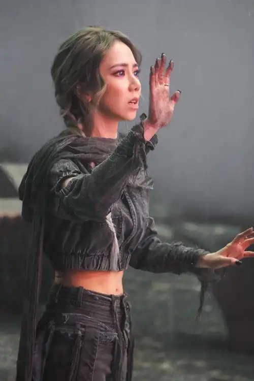 你不是第一个离开的人mv上线gem邓紫棋自我剖白唱尽破碎心声