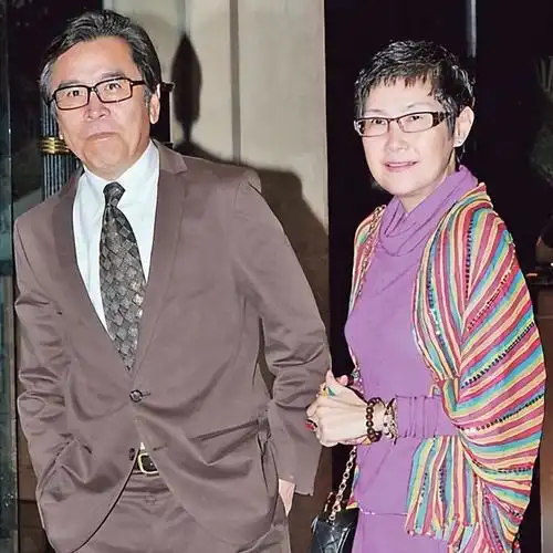 老戏骨姜大卫:曾与李小龙齐名,弟弟是导演尔冬升,一生痴迷演戏_李琳琳