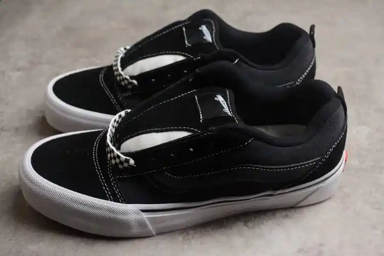 万斯vans knu skool 面包低帮休闲滑板鞋_碰撞_条纹_脚趾