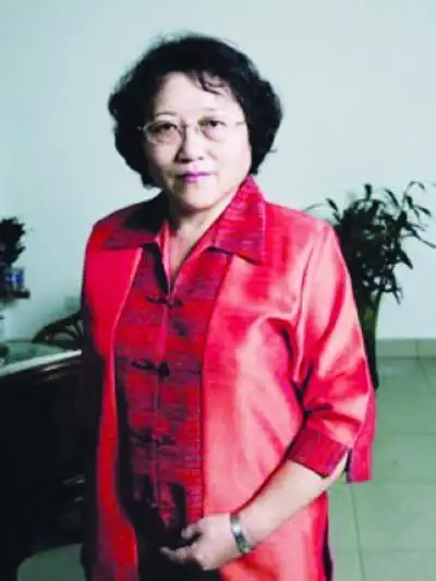 李银河自曝初恋经历:一见钟情 求爱失败欲割腕