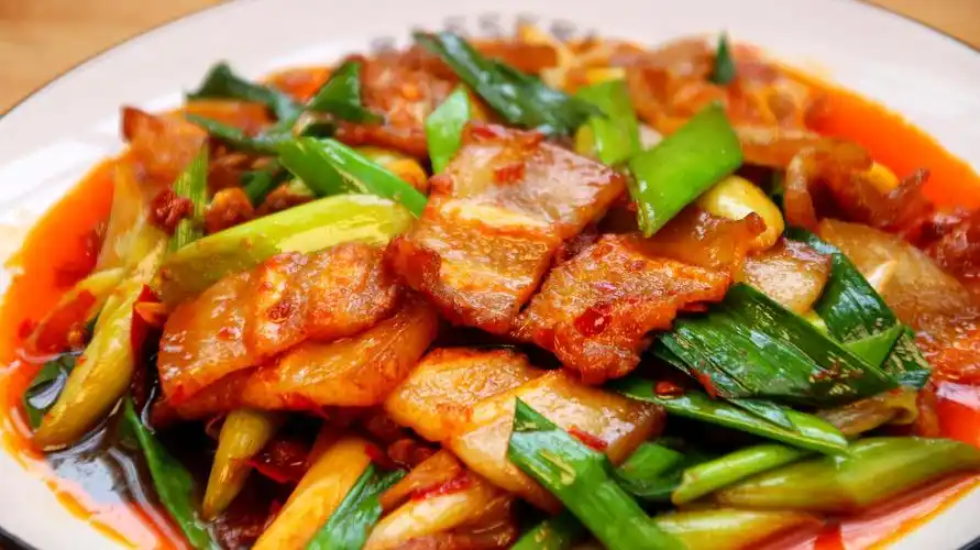 教你回锅肉家常做法,入口肥而不腻,麻辣鲜香,又要多吃两碗饭
