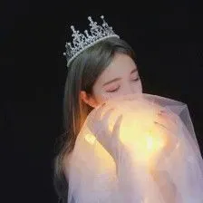 亮片 月球 公主 皇冠 美女 头像 银发