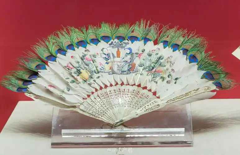 沈阳故宫博物院藏· 清代镂空花翎折扇_高清图集_新浪网